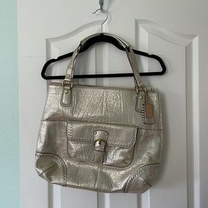 Coach shoulder bag, gold, in great condition